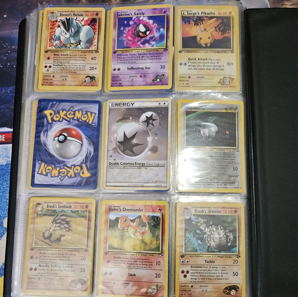 Pokemon holo and reverse holo pokemon set